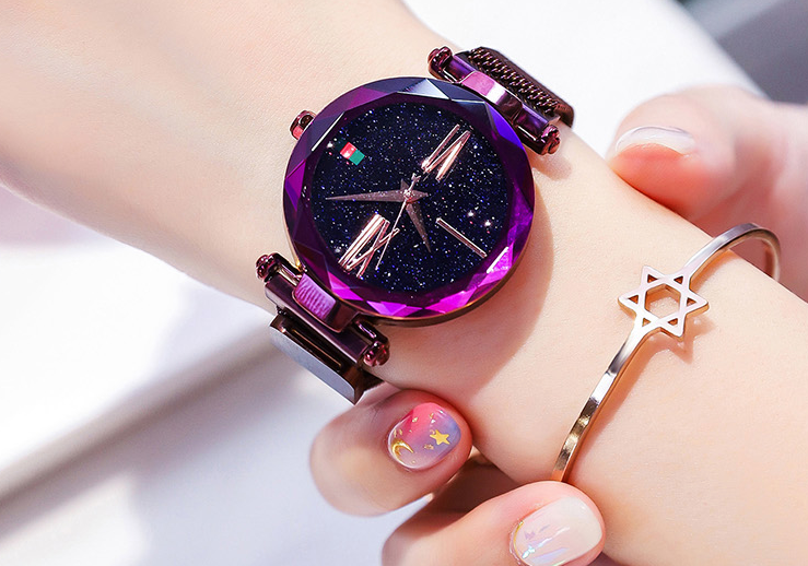 Classy Roman Numeral Magnetic Wristwatch