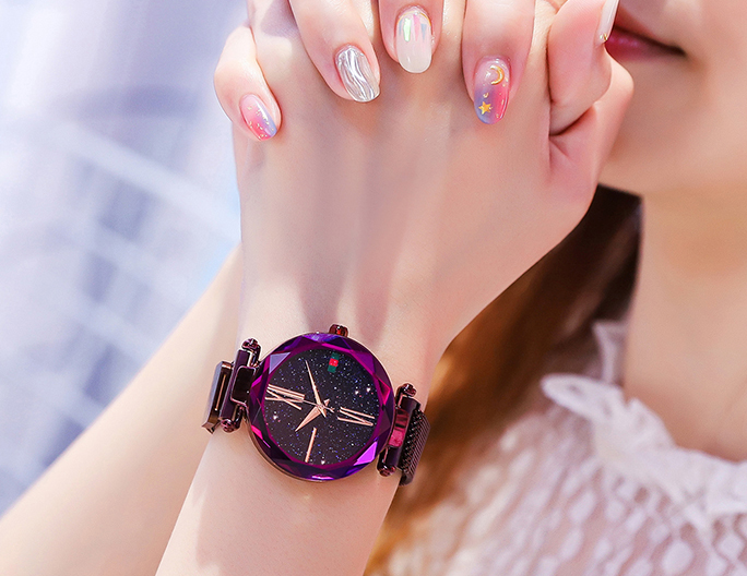 Classy Roman Numeral Magnetic Wristwatch